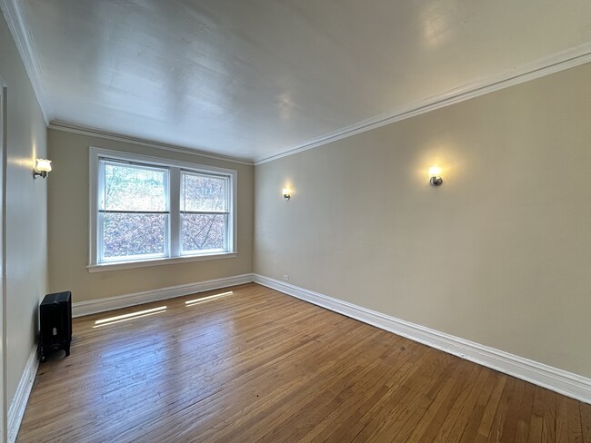Building Photo - 4826.5 W Addison St