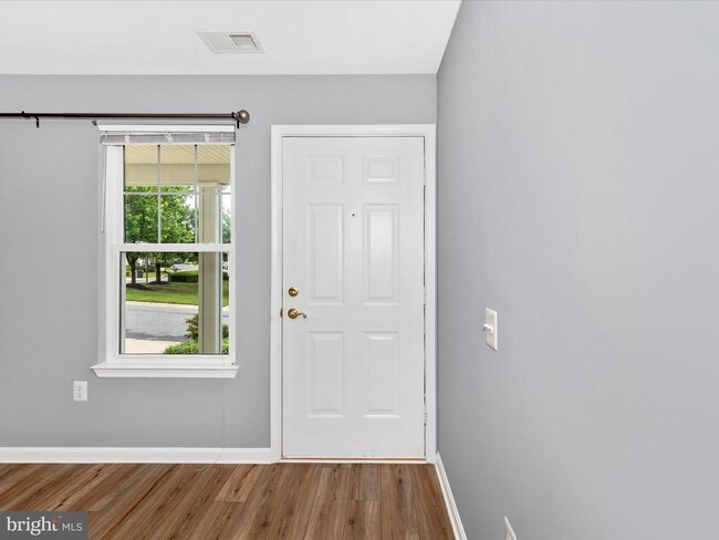 Building Photo - 1111 Jousting Way
