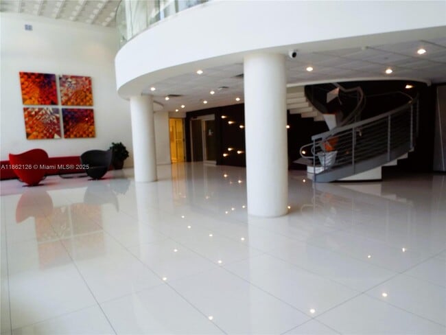Building Photo - 5701 Collins Ave