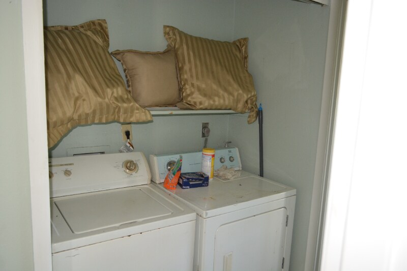 Building Photo - 973 Whitman Dr