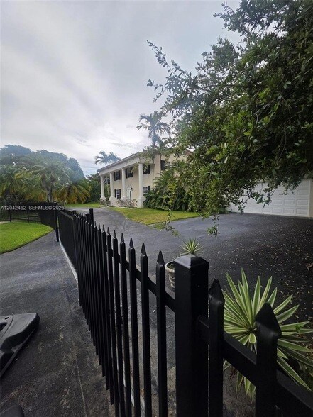 Building Photo - 7240 SW 119th St