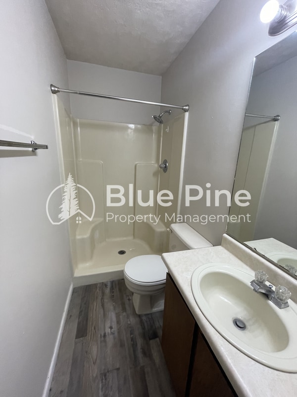 Building Photo - 678 Foster Dr