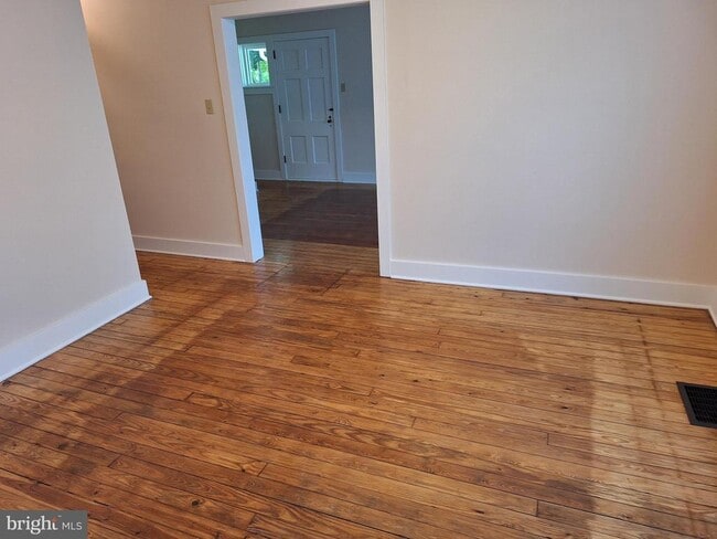 Building Photo - 624 Chandler Mill Rd
