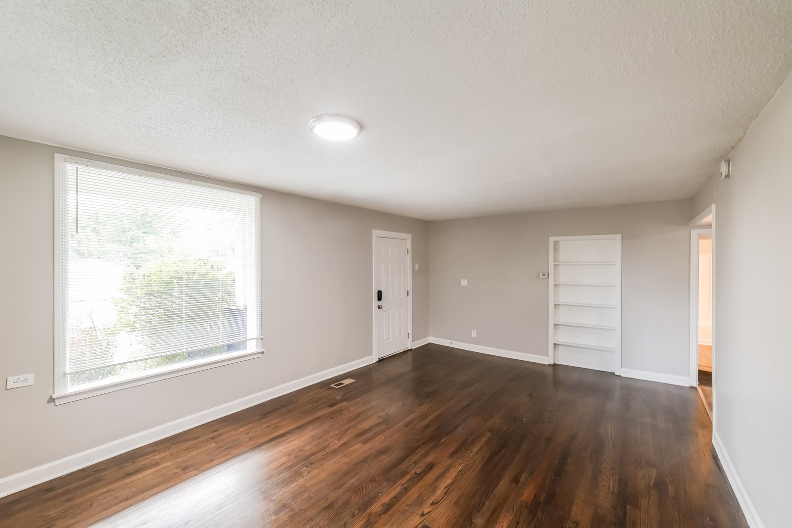 Building Photo - 2510 4th St E