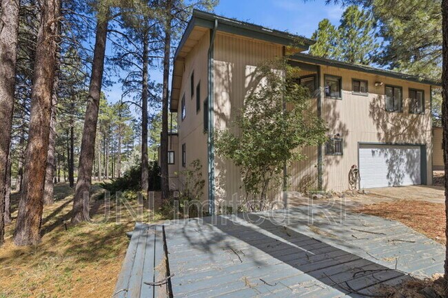 Building Photo - 1410 Inverrary Way