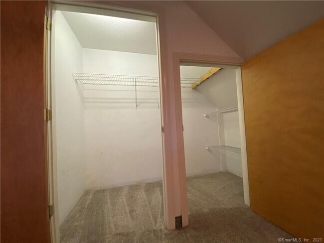 Building Photo - 247 Felt Rd