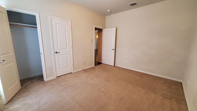 Building Photo - 301 Ponderosa Trail
