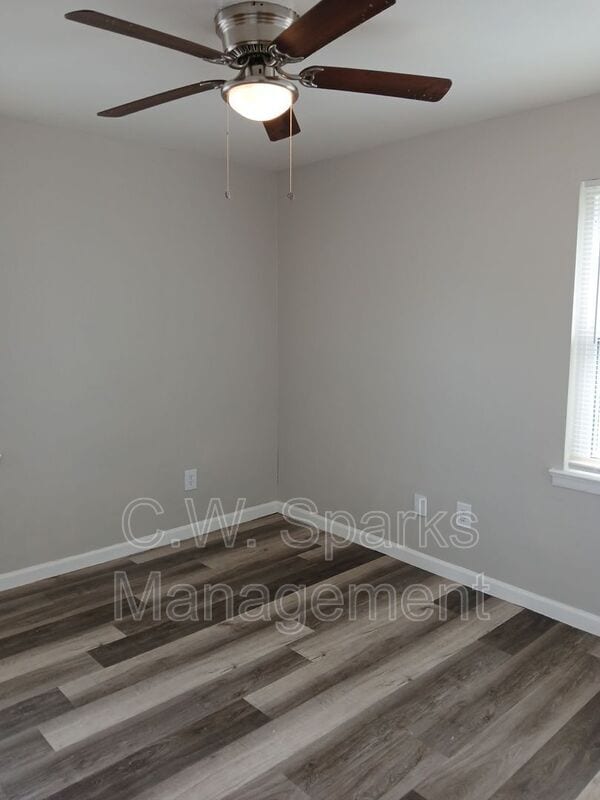 Building Photo - 706 Goldwood Dr