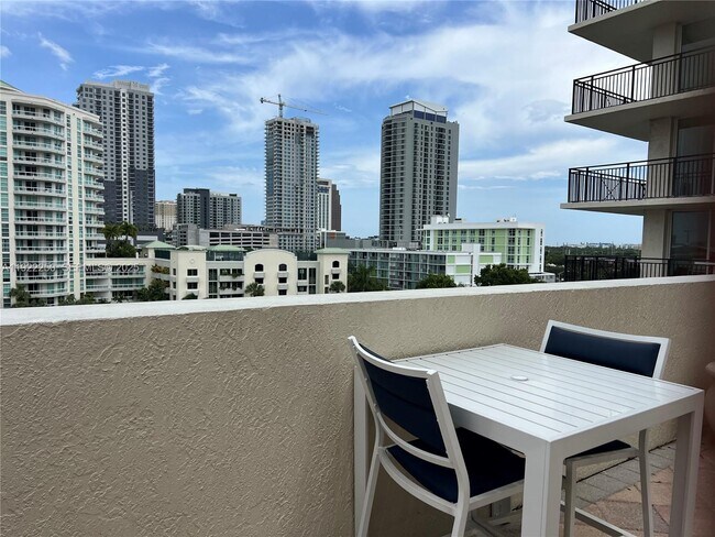 Building Photo - 610 W Las Olas Blvd