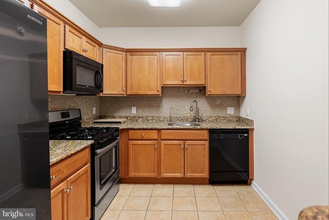 Building Photo - 4323 Champions Run