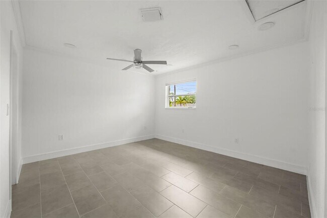Building Photo - 5301 Venetian Blvd NE