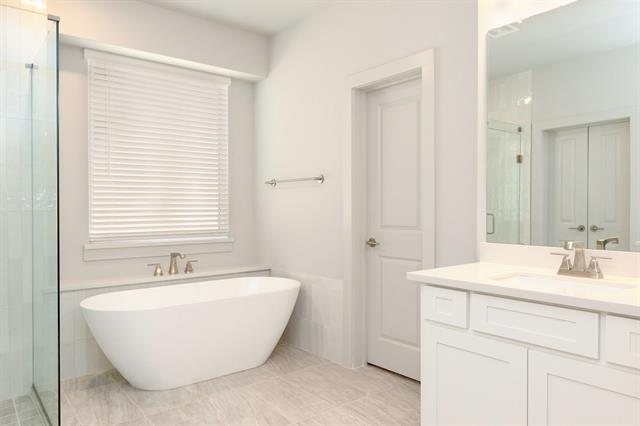 Building Photo - 3743 Milwaukee Ave