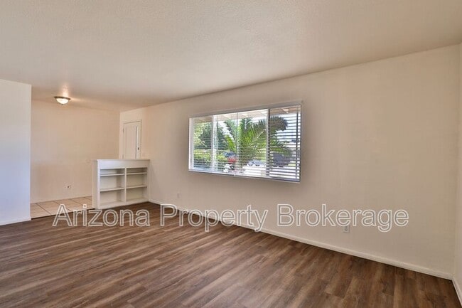 Building Photo - 1326 E Downing St