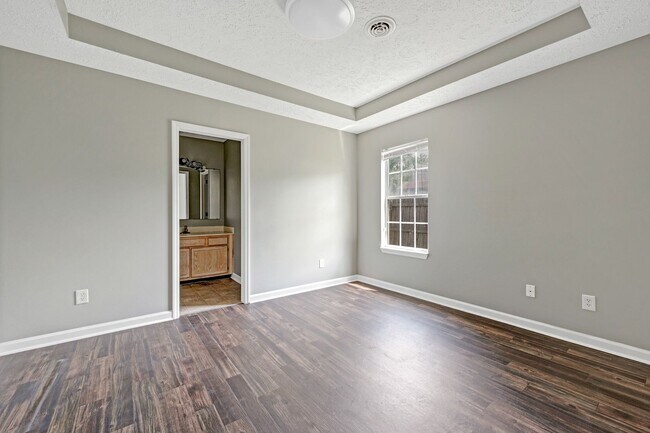 Building Photo - Move-In Ready 3B/2B Nashville Home!