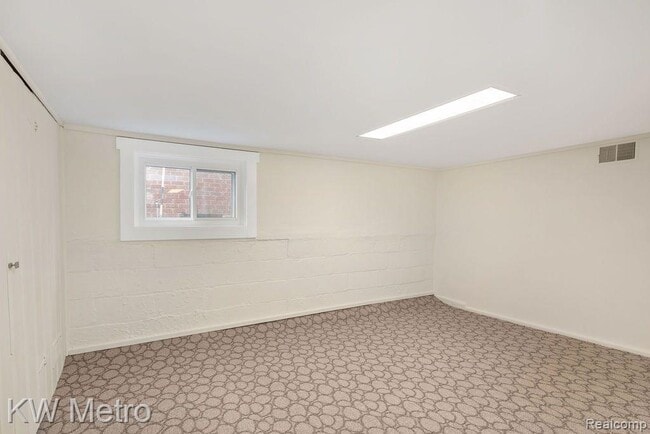Building Photo - 434 N Center St