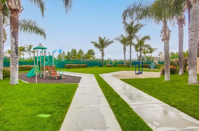 Building Photo - Desirable 3 Bedroom 2 Bath in Ivey Ridge C...