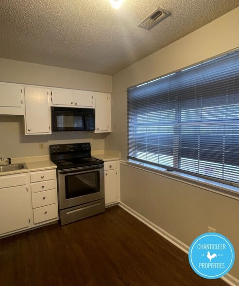 Building Photo - 1405 Manteo St