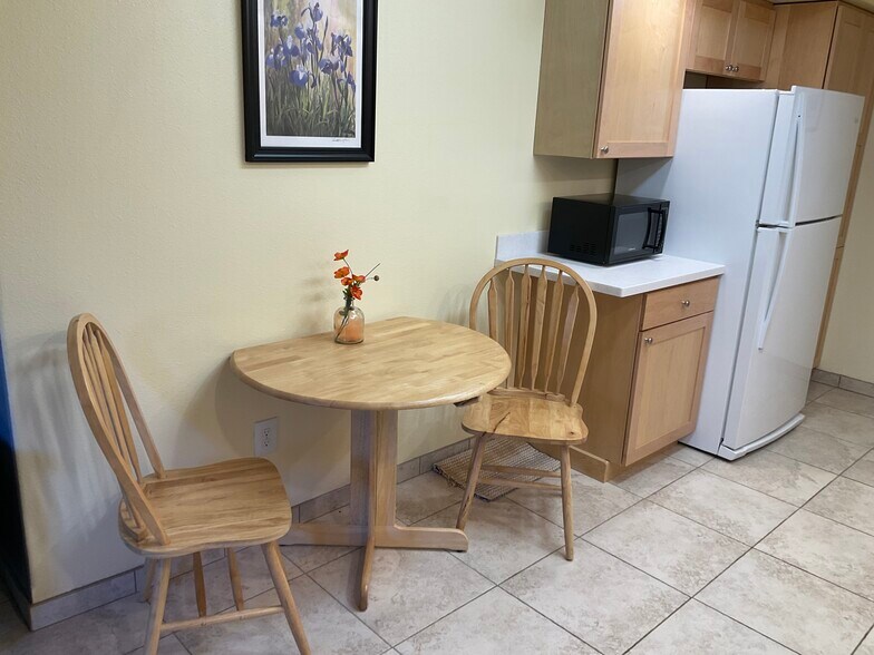 Dining - 108 Wilderness Dr