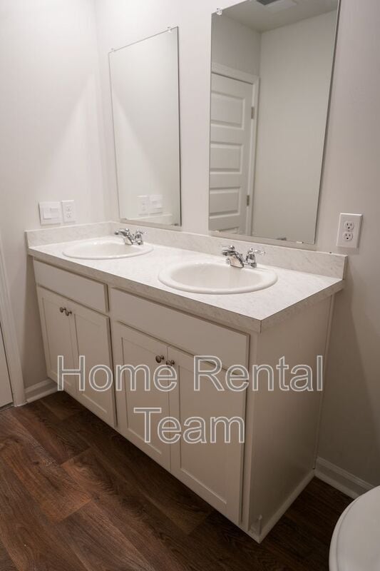 Building Photo - 139 Painted Lady Lp