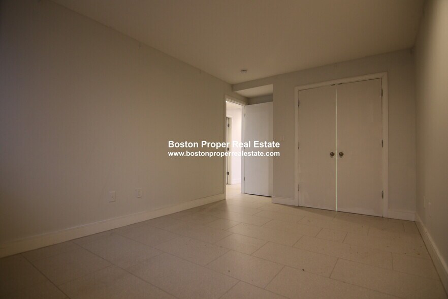 Building Photo - 557 Columbus Ave