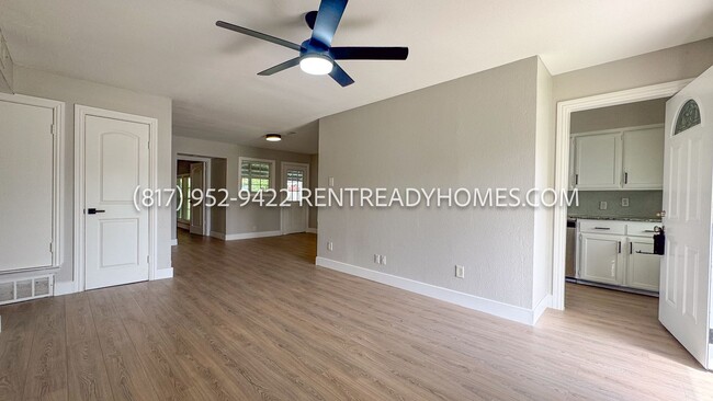 Building Photo - 2613 Fairbrook St