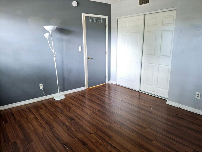 Building Photo - 4277 NW 89th Ave