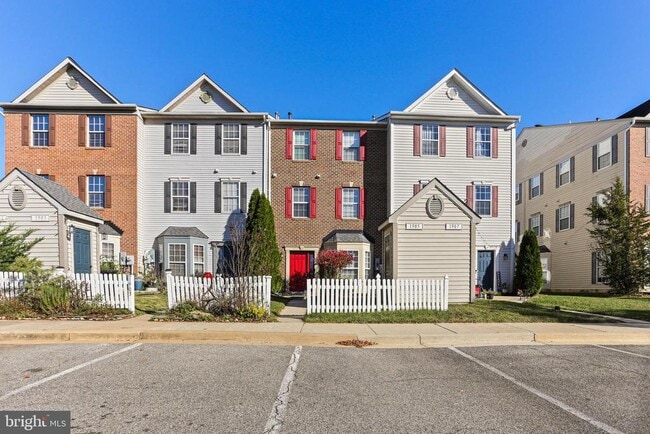 Building Photo - 1905 Camelia Ct