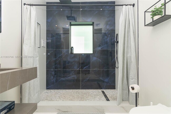 Building Photo - 2360 SW 12th St