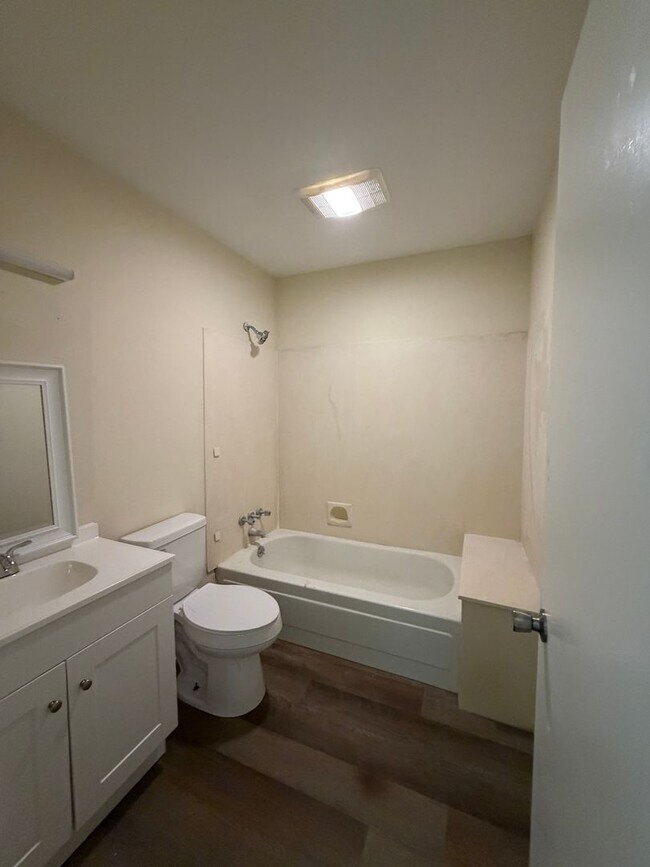 Building Photo - 7724 Bles Ave