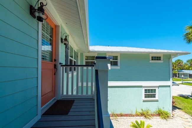 Building Photo - 305 57th St