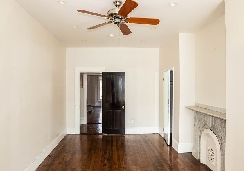 Building Photo - 42 Rutland Sq