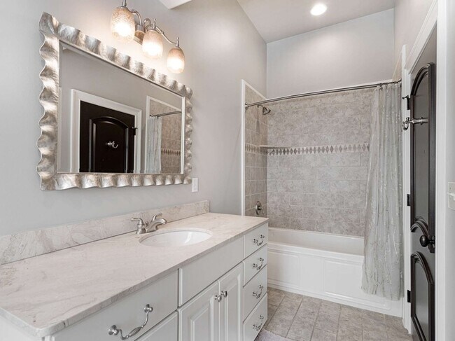 Building Photo - 3807 Harding Pl