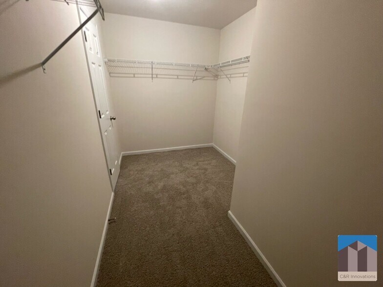 Building Photo - 4205 Pointe Vecchio Cir