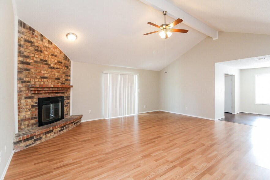 Building Photo - 6419 Twin Spruce Ct