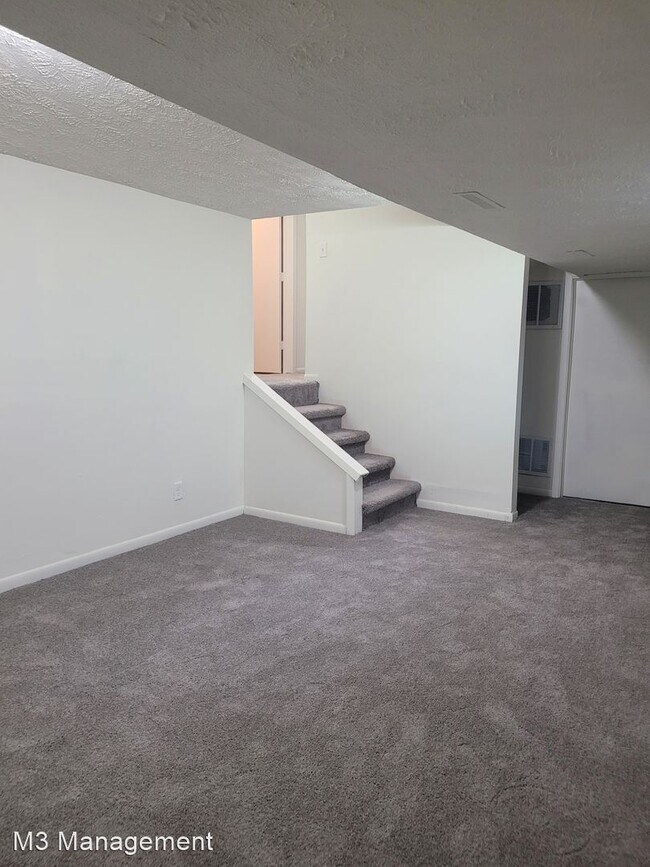 Building Photo - 3 br, 1.5 bath House - 4902 Robin Drive