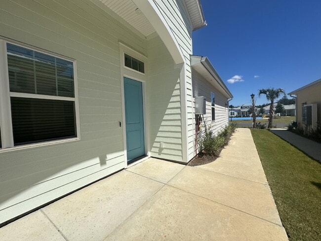 Building Photo - Margaritaville Two Bedroom Fully Furnished...