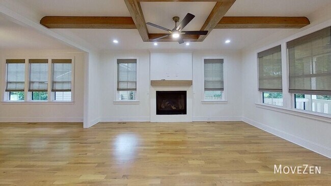 Building Photo - 1265 Pinecrest Ave