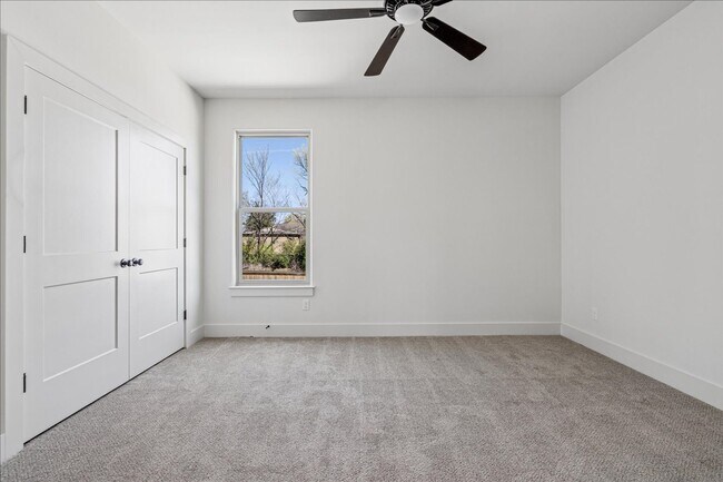 Building Photo - 5486 End Vlg