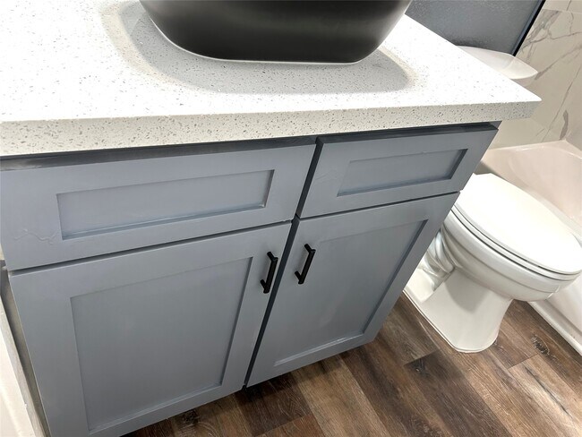 Building Photo - 2310 Townhall Ln