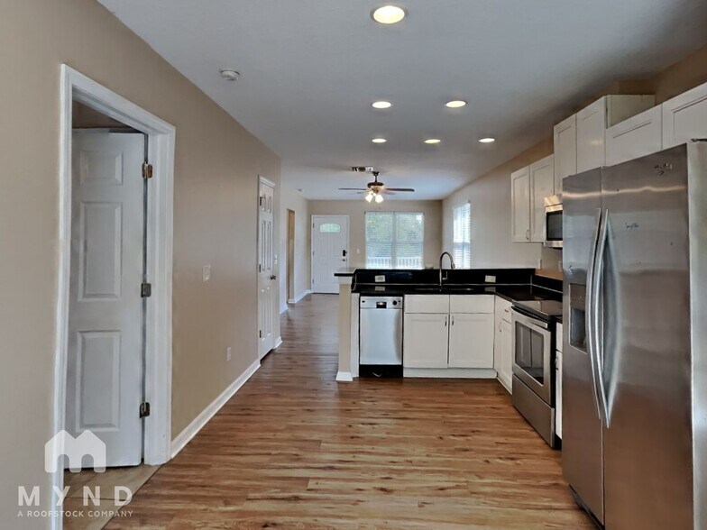 Building Photo - 3217 Spooner Dr