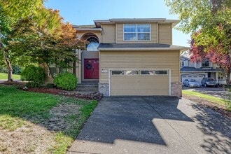 Building Photo - Corner Lot Charmer in Desirable Oak Meadow...