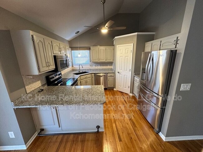 Building Photo - 224 S Huntsman Blvd