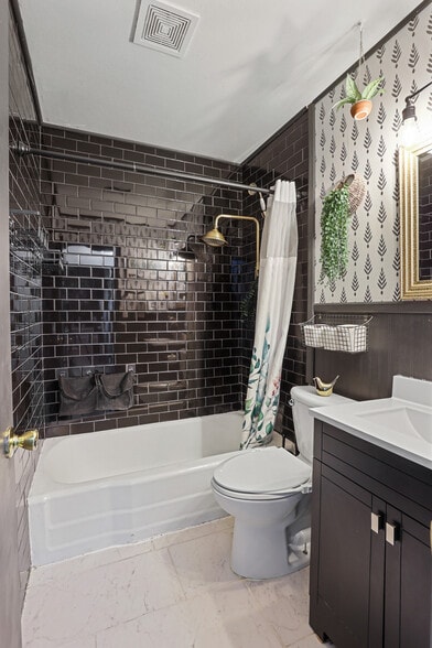 Building Photo - 2120 Rena Pl