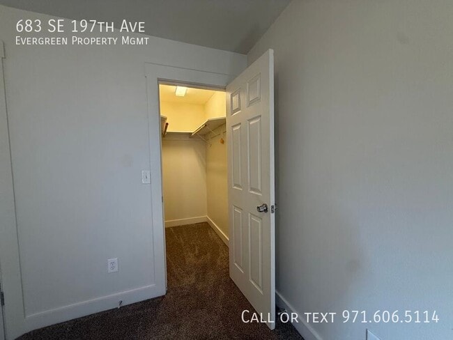 Building Photo - 683 SE 197th Ave