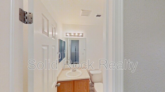 Building Photo - 10540 Wells Point