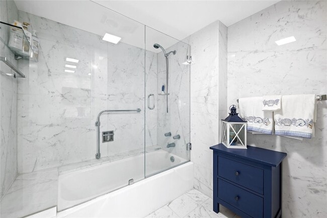 Building Photo - 3850 Galt Ocean Dr