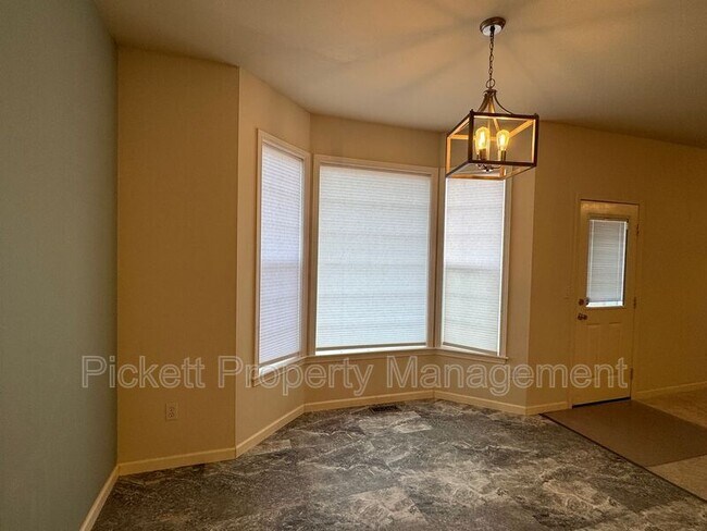 Building Photo - 1379 Amber Ct NE