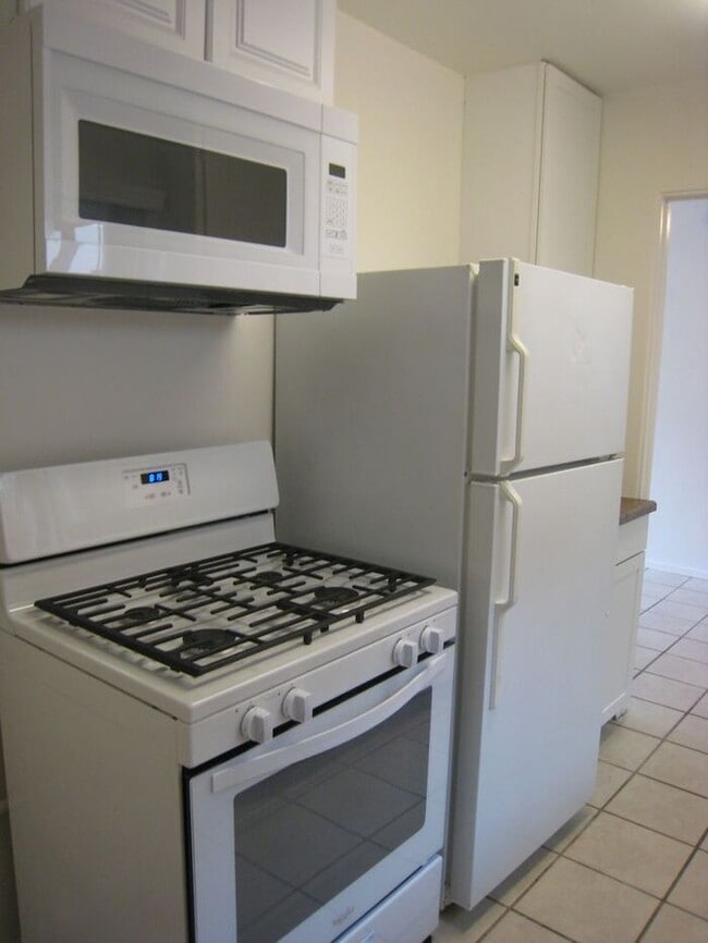 Building Photo - Delightful Cottage Style Apartment in heart of Normal Heights! $500 New Year's Special