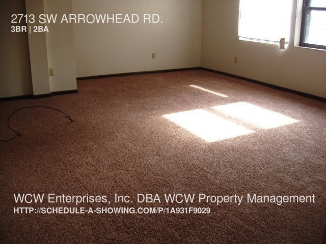 Building Photo - Great Duplex! Great Area!!!