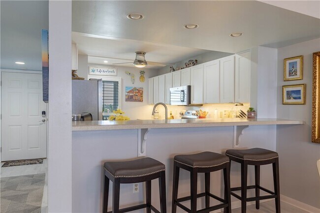 Building Photo - 4141 Ocean Dr